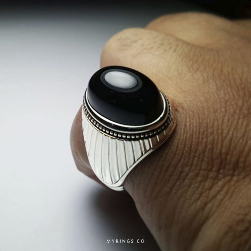 Black Yemeni Aqeeq With Spacial Silver Ring